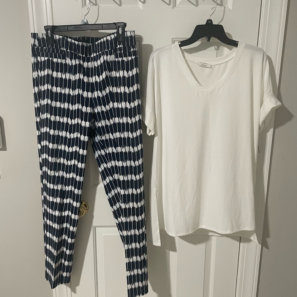Stylish Navy  and White Patterned Pants sheragano sz12 with zenana lg top outfit